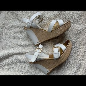 Cute white/gold wedges!